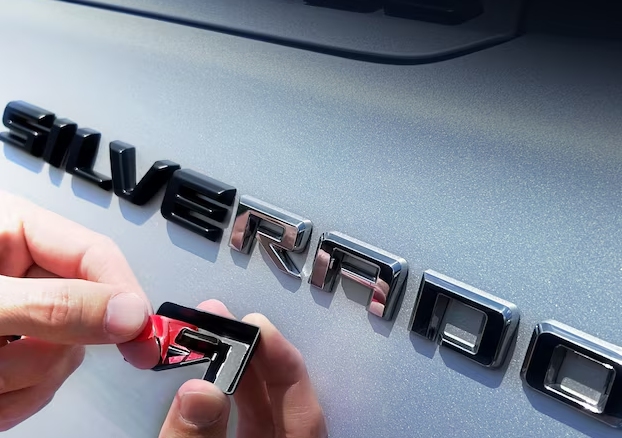 Urethane CHEVROLET Insert Tailgate Lettering and SILVERADO Overlay Kit in Matte Black 19540141